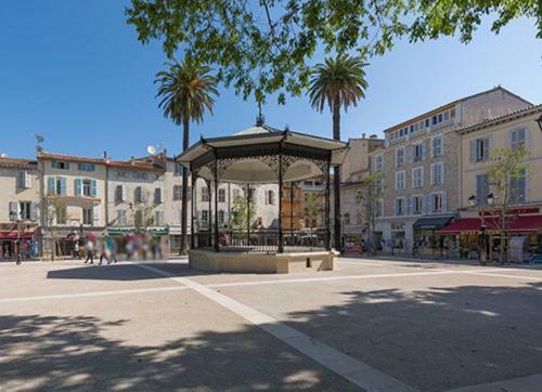 Duplex Fontaine - Appartement Duplex Coeur Vieil Antibes Old City Marche Provencal Eksteriør bilde